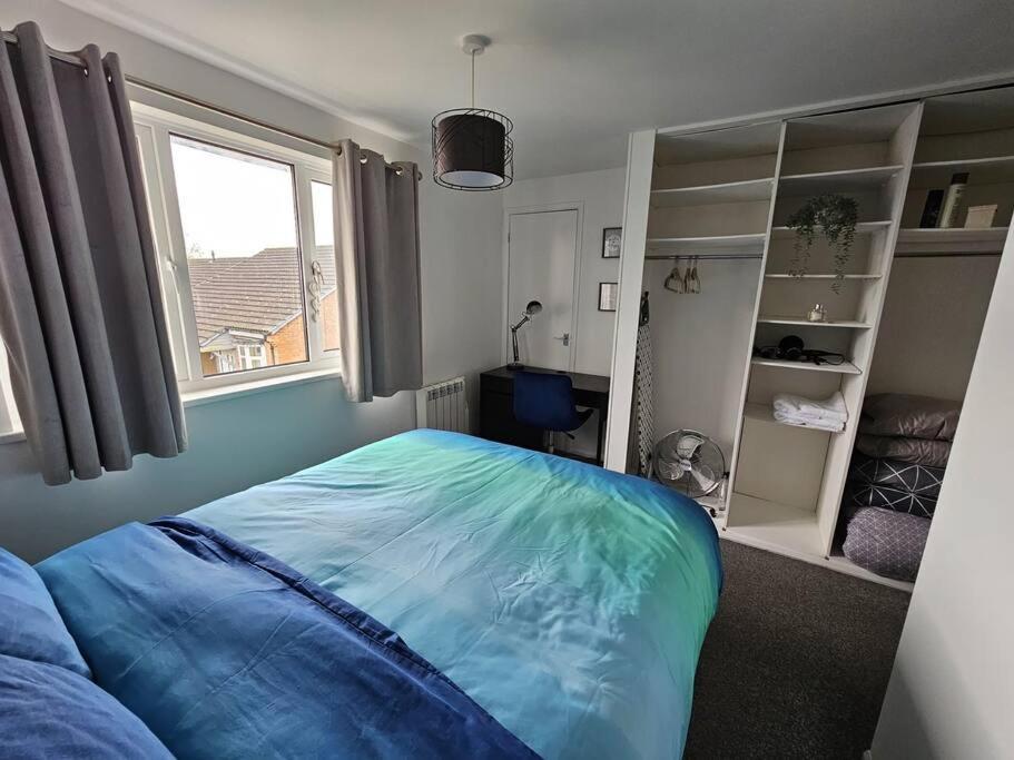 Entire Spacious Modern One Bedroom House Swindon Exterior foto